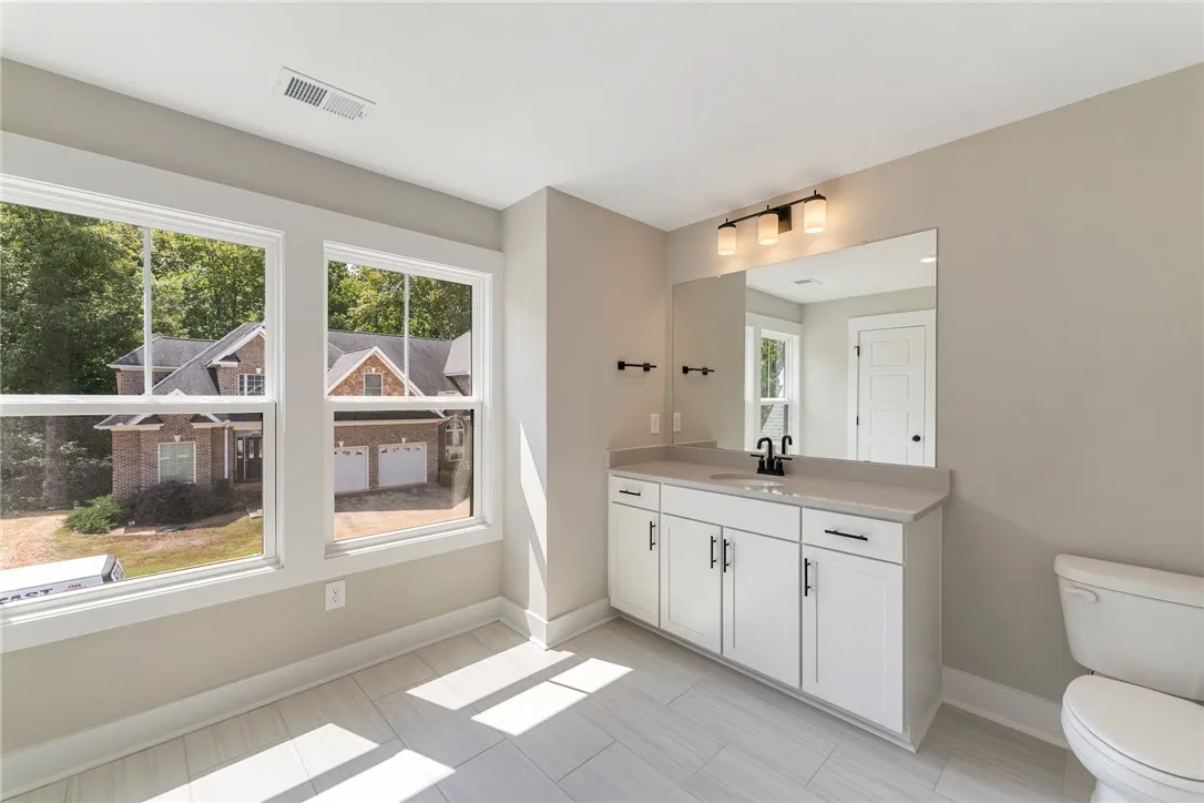 Property image 3 at 305 Breakwater Lane, Seneca, SC 29678