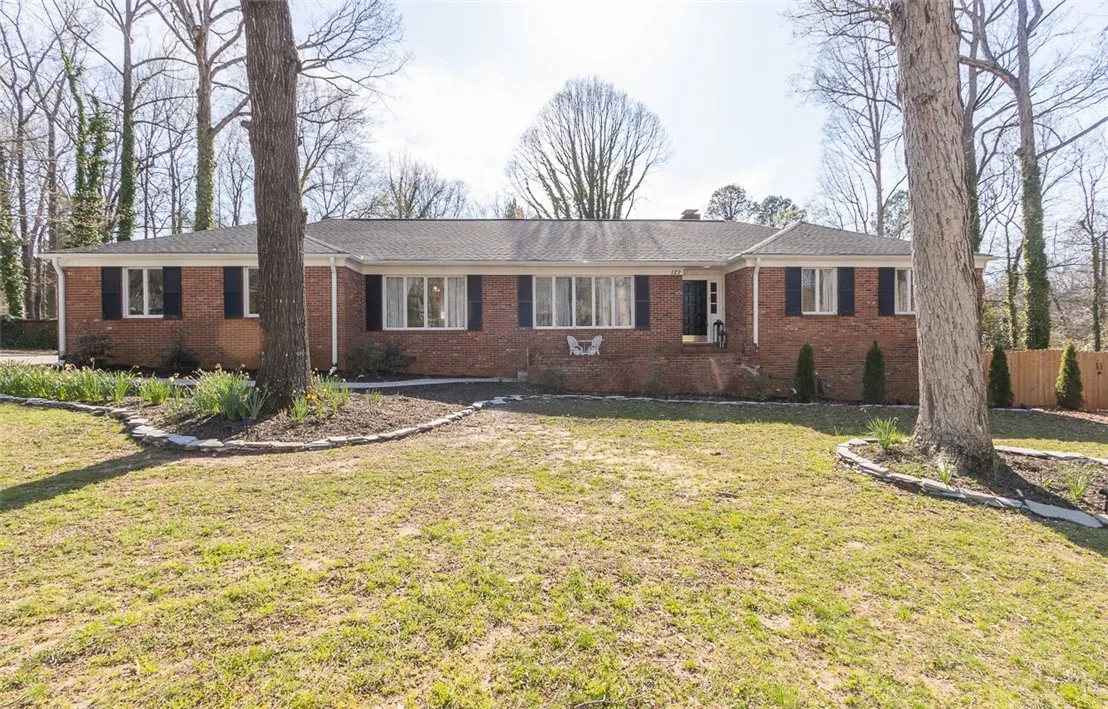 122 Cherokee Circle