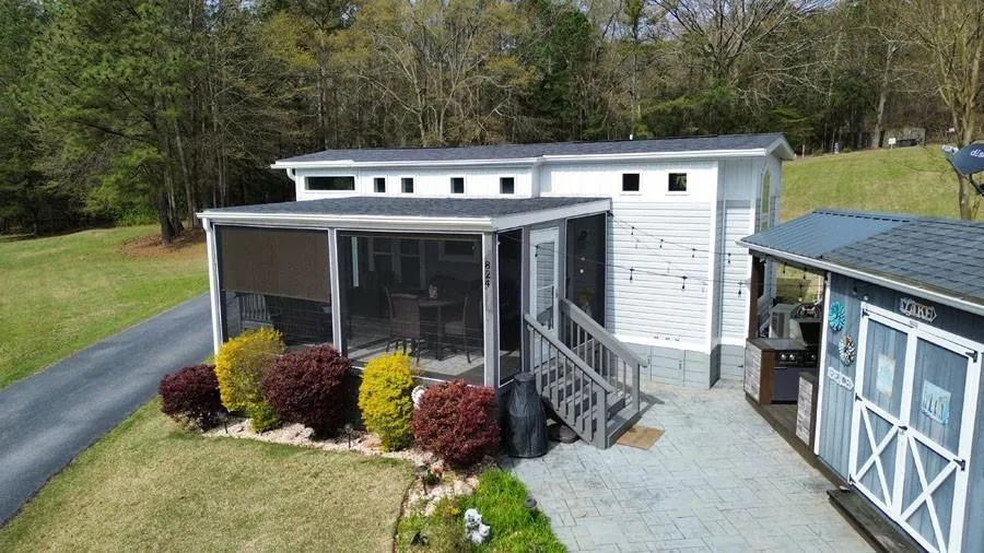 824 Fleetwood Lane