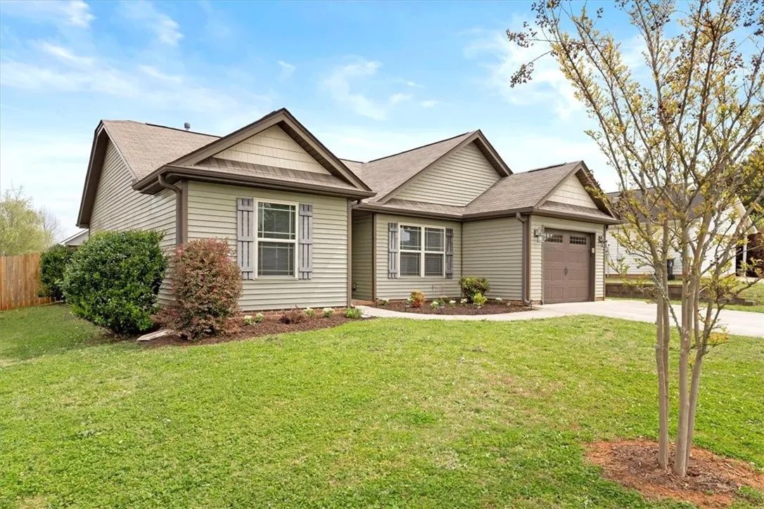 Property image 2 at 102 Veranda Circle, Pendleton, SC 29670