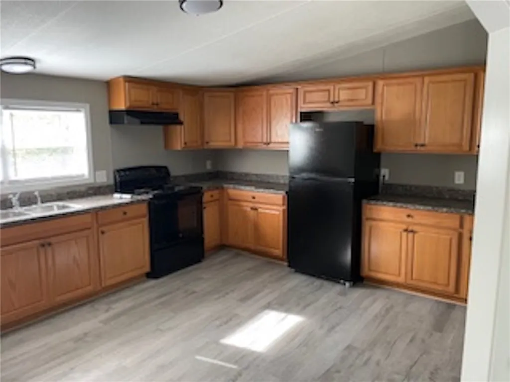 Property image 3 at 128 Sue Ella Court, Townville, SC 29689