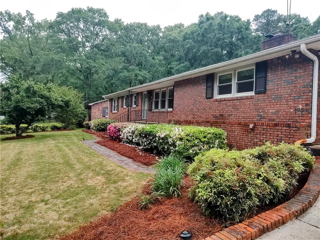 Property image 3 at 207 Holden Drive, Clemson, SC 29631