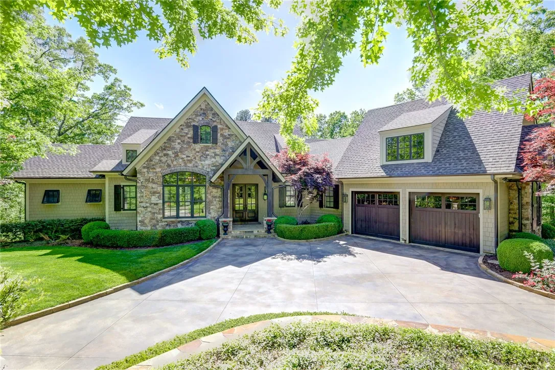 425 Highridge Parkway