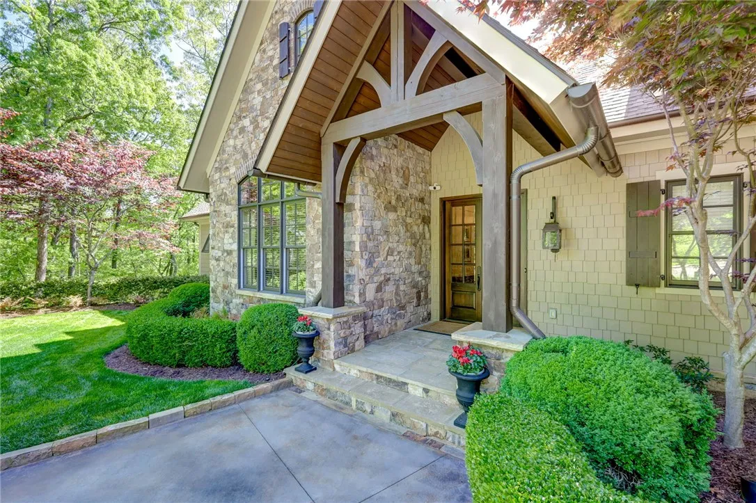 Property image 2 at 425 Highridge Parkway, Marietta, SC 29661