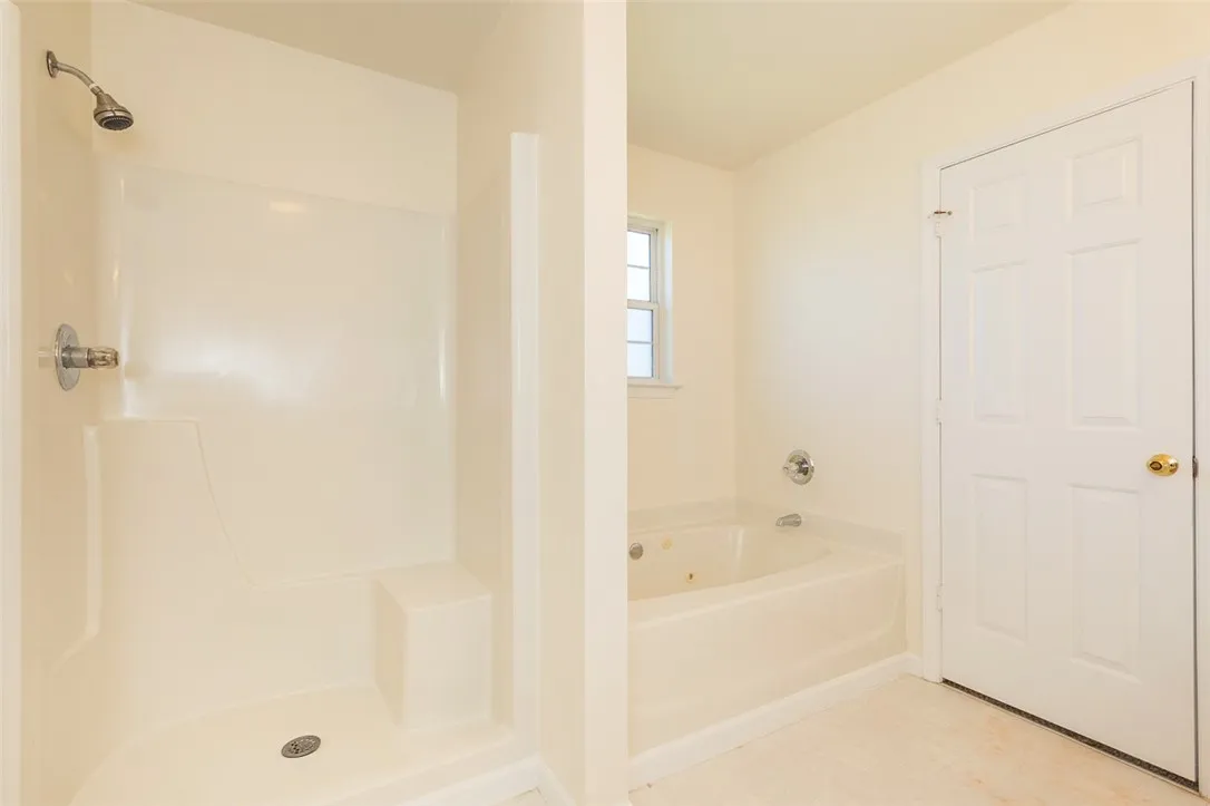 Property image 3 at 111 Casa Del Rio Drive, Anderson, SC 29625