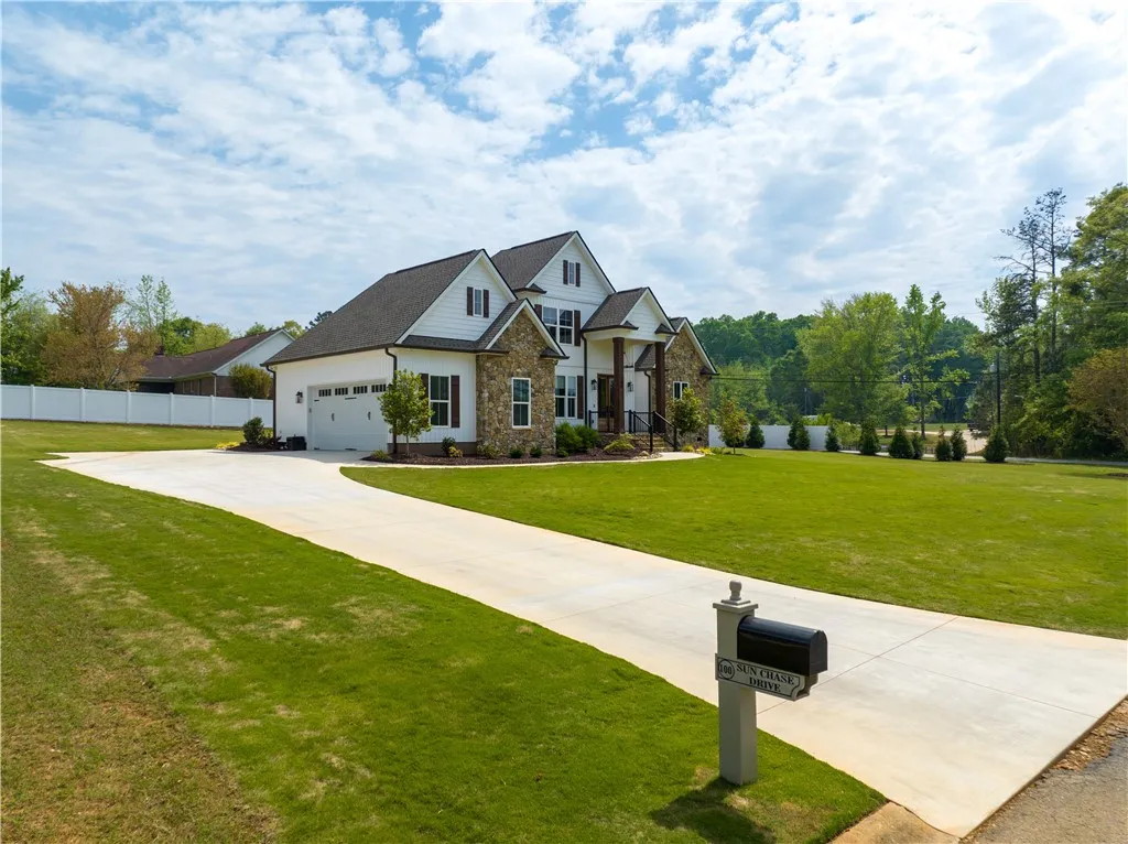 Property image 2 at 100 Sun Chase Drive, Easley, SC 29642