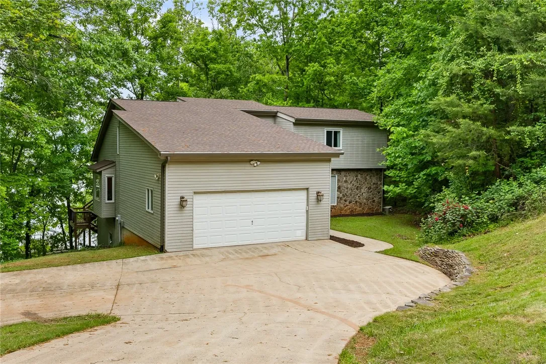 Property image 4 at 127 Laurel Lane, Townville, SC 29689