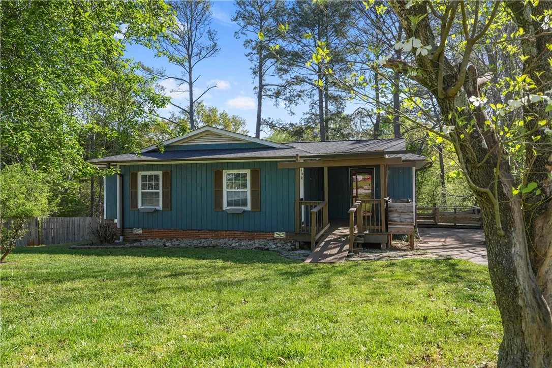 104 Sherry Lane