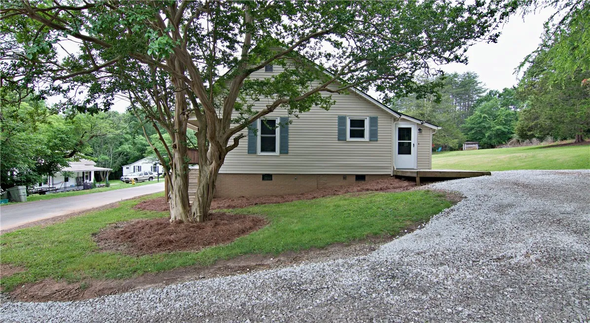 Property image 1 at 204 Aiken Street, Central, SC 29630