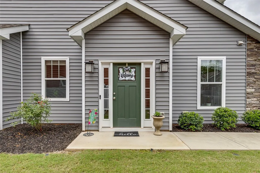 Property image 3 at 106 Creekhaven Lane, Taylors, SC 29687