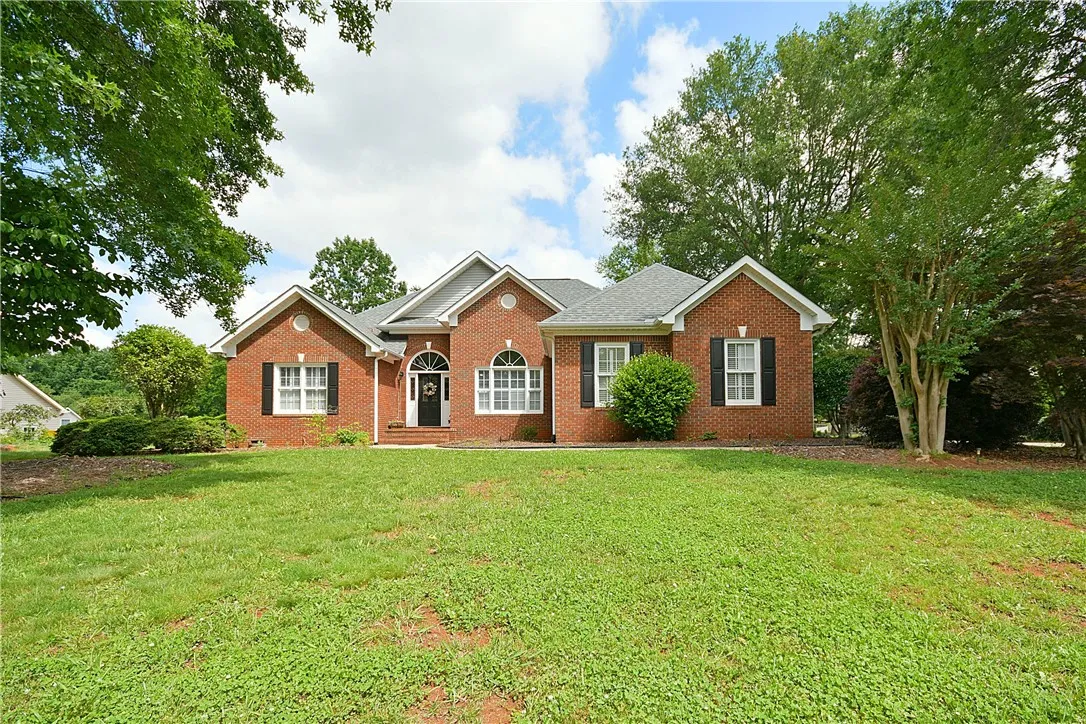 103 Stonewall Court