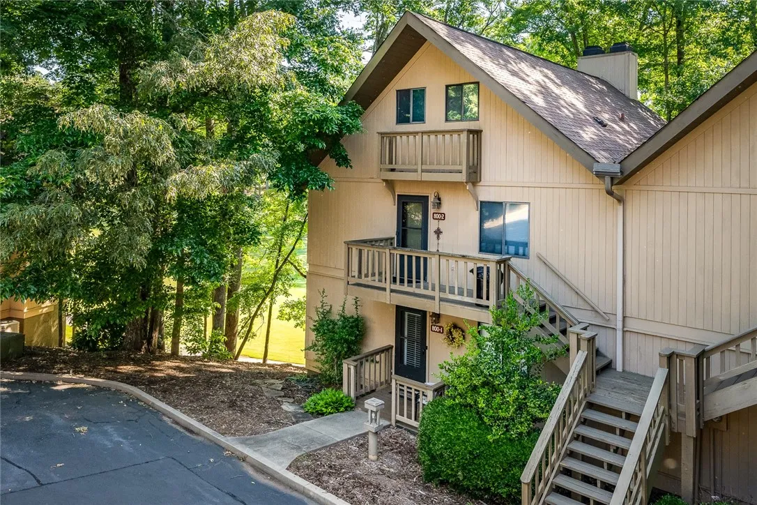 Property image 3 at 800 Captains Cove Court, Salem, SC 29676