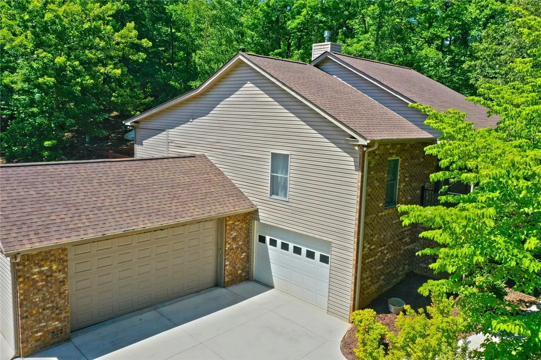 Property image 3 at 609 Keowee Bay Circle, Salem, SC 29676