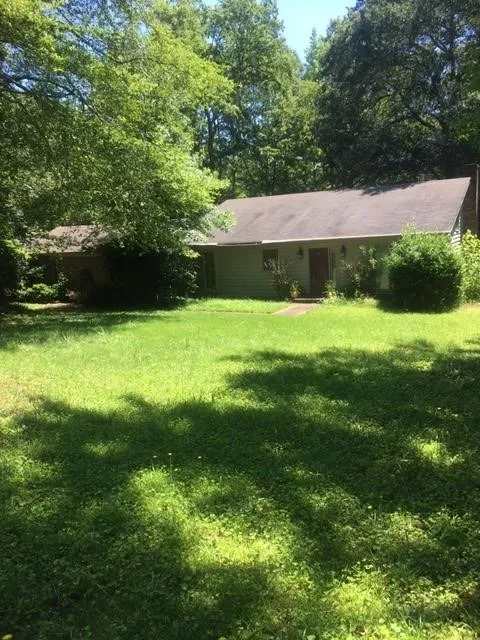 104 Stone Hedge Court