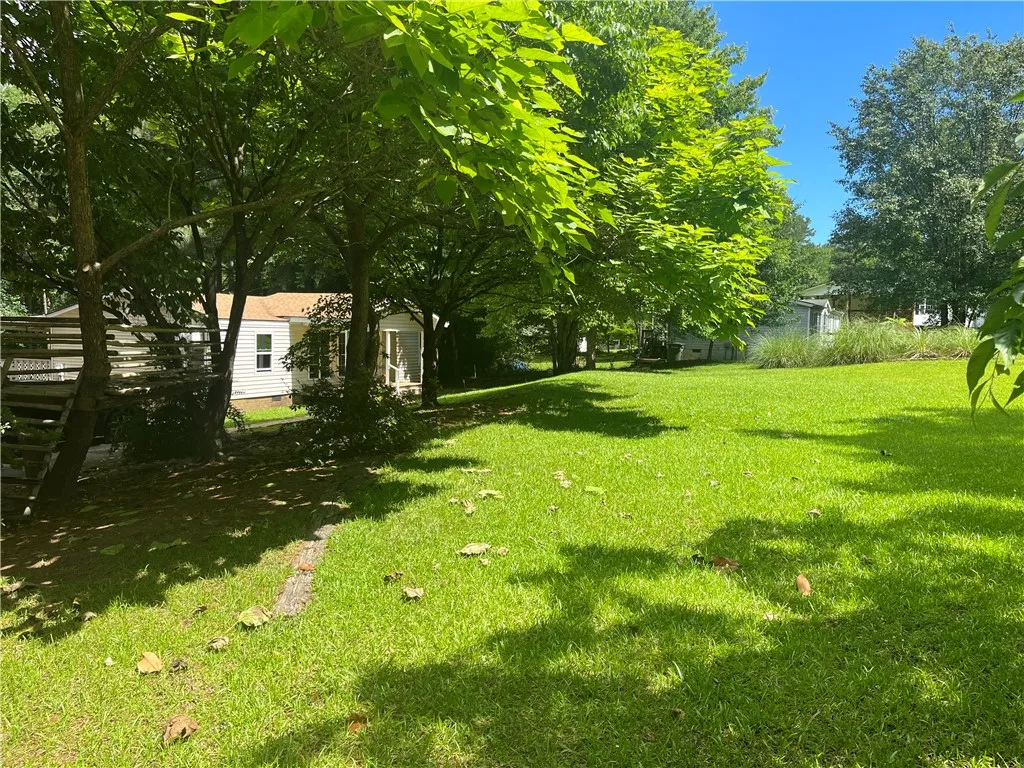 Property image 2 at 23018 Mcdonald Point Road, Seneca, SC 29672