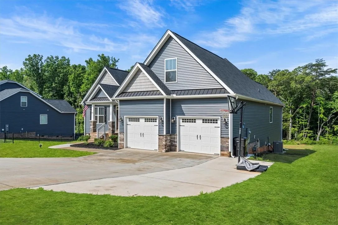 Property image 3 at 125 Estateside Drive, Anderson, SC 29621