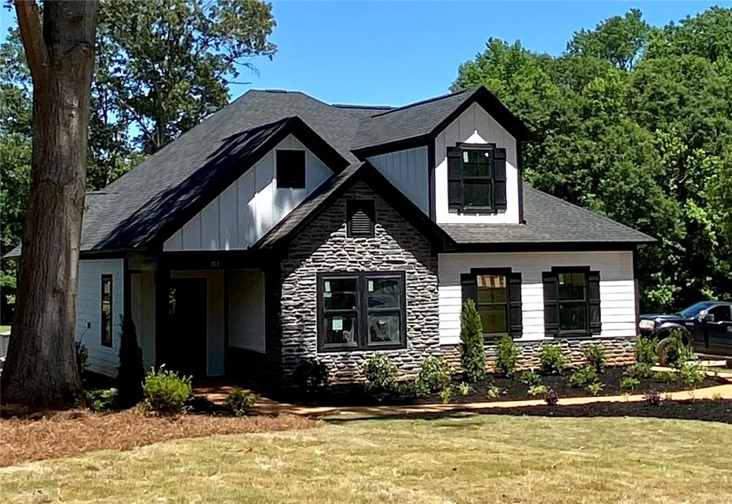 103 Vineyard Road