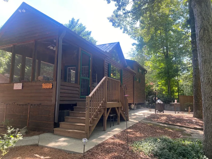 139 and 141 Lakehill Drive