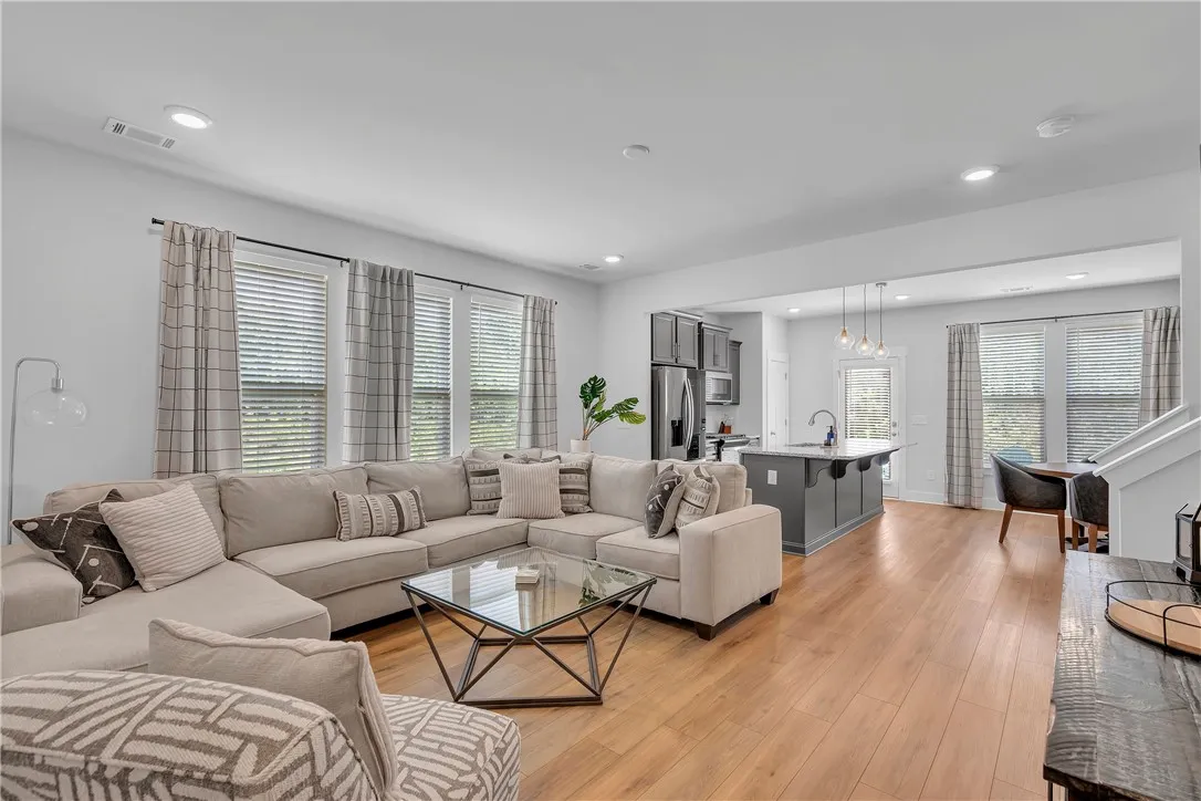 Property image 2 at 68 Mardale Lane, Greenville, SC 29609