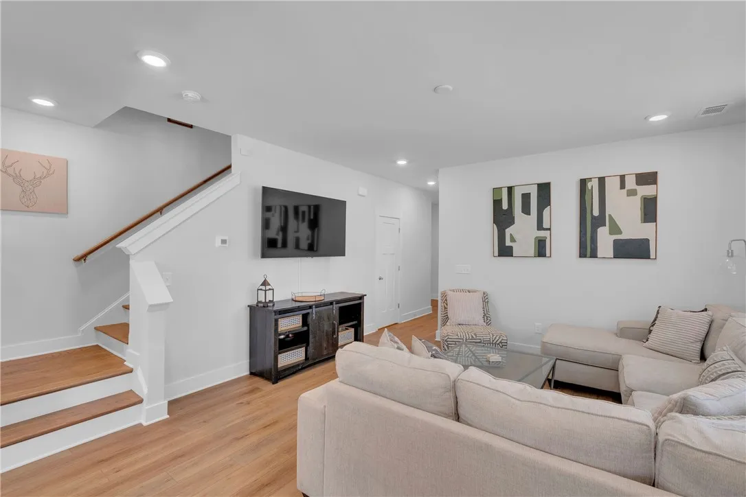 Property image 3 at 68 Mardale Lane, Greenville, SC 29609