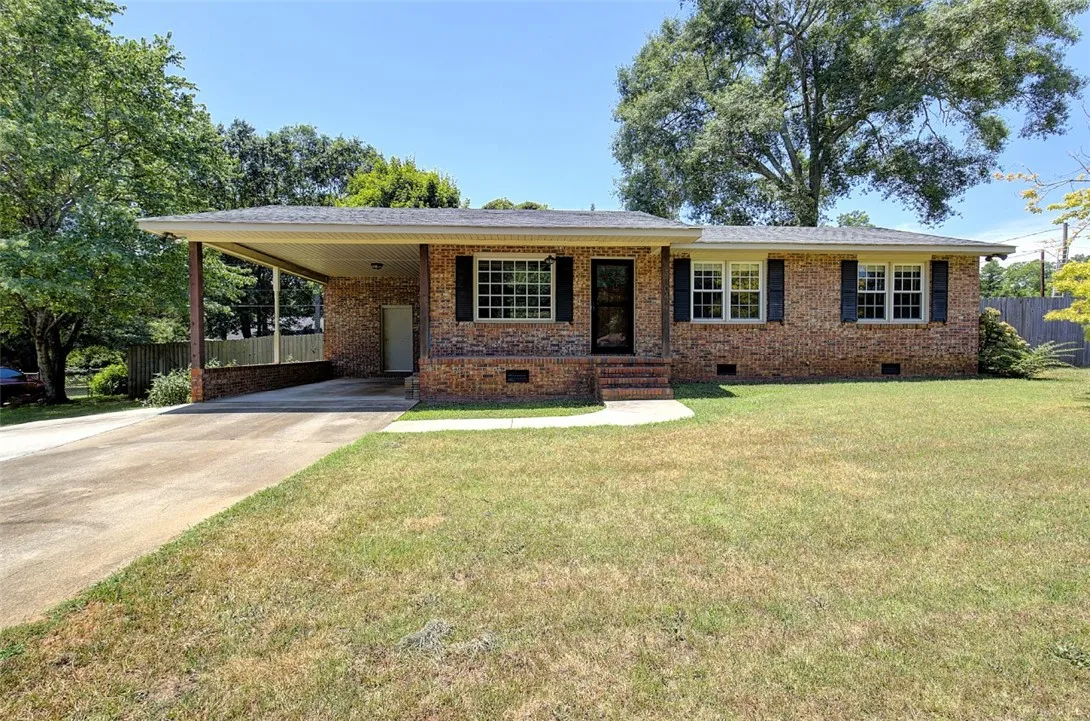 3104 Pinehurst Lane