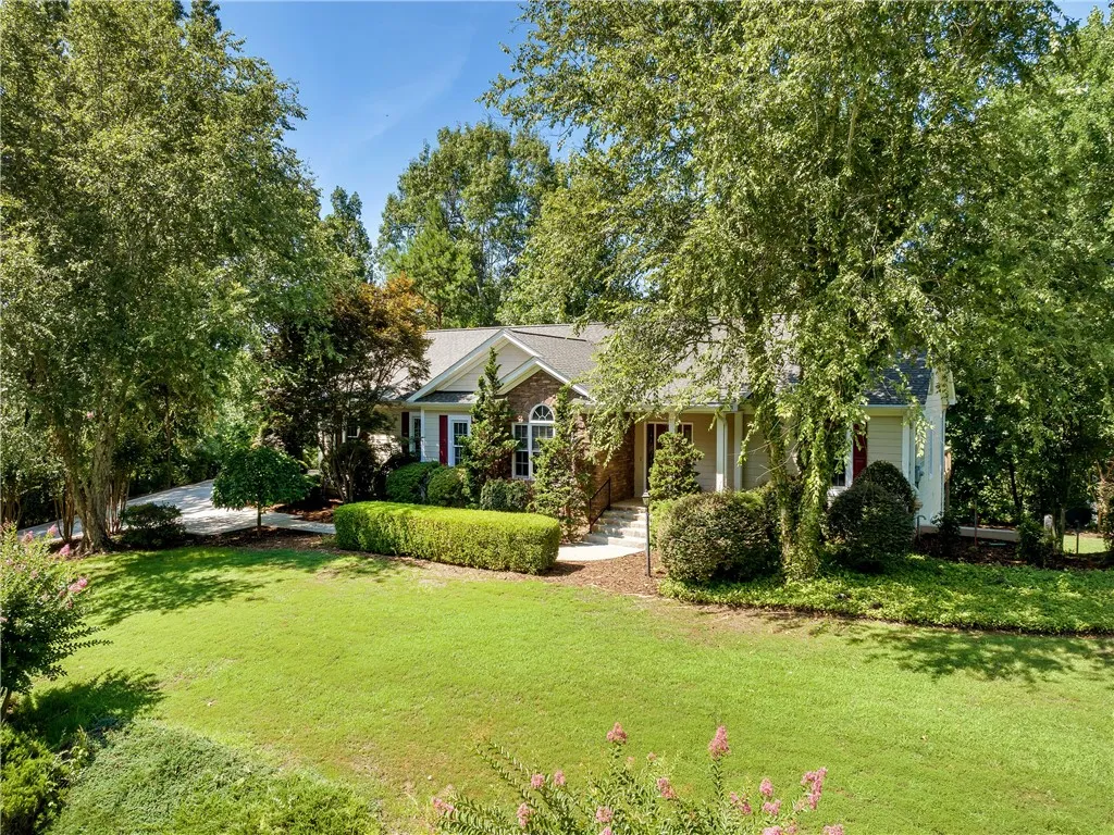 331 Summit Drive