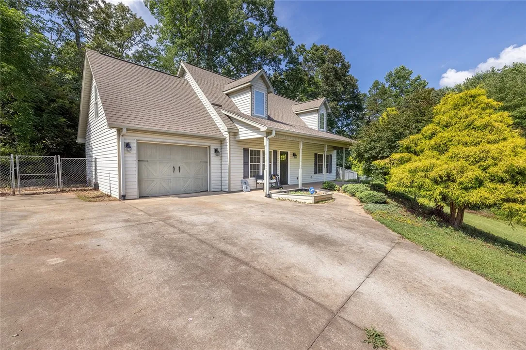 Property image 3 at 107 Stephen Drive, Seneca, SC 29678