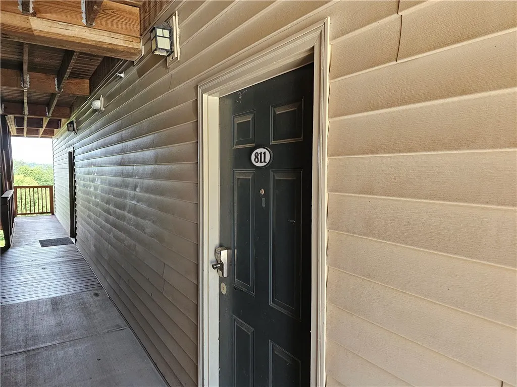 Property image 2 at 811 Harts Cove Way, Seneca, SC 29678