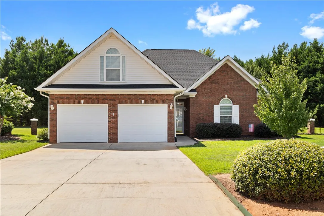 152 Camelot Drive