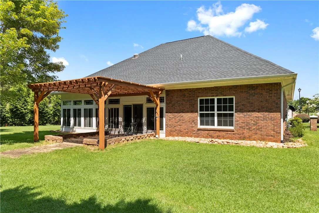 Property image 2 at 152 Camelot Drive, Seneca, SC 29672