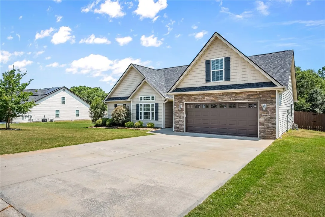 Property image 2 at 1025 Stoneham Circle, Anderson, SC 29626