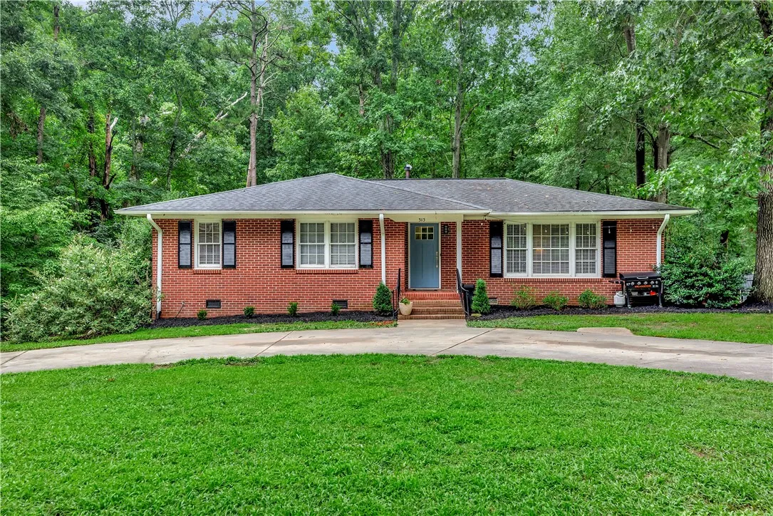 Property image 1 at 313 Palmetto Parkway, Belton, SC 29627