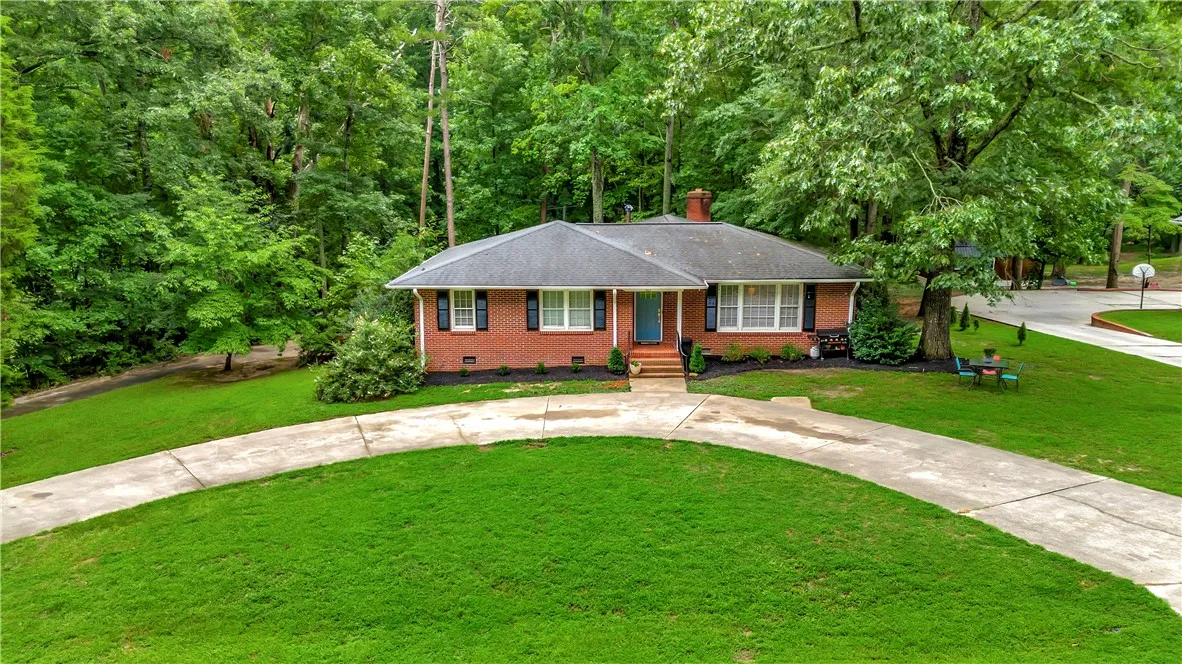 Property image 2 at 313 Palmetto Parkway, Belton, SC 29627
