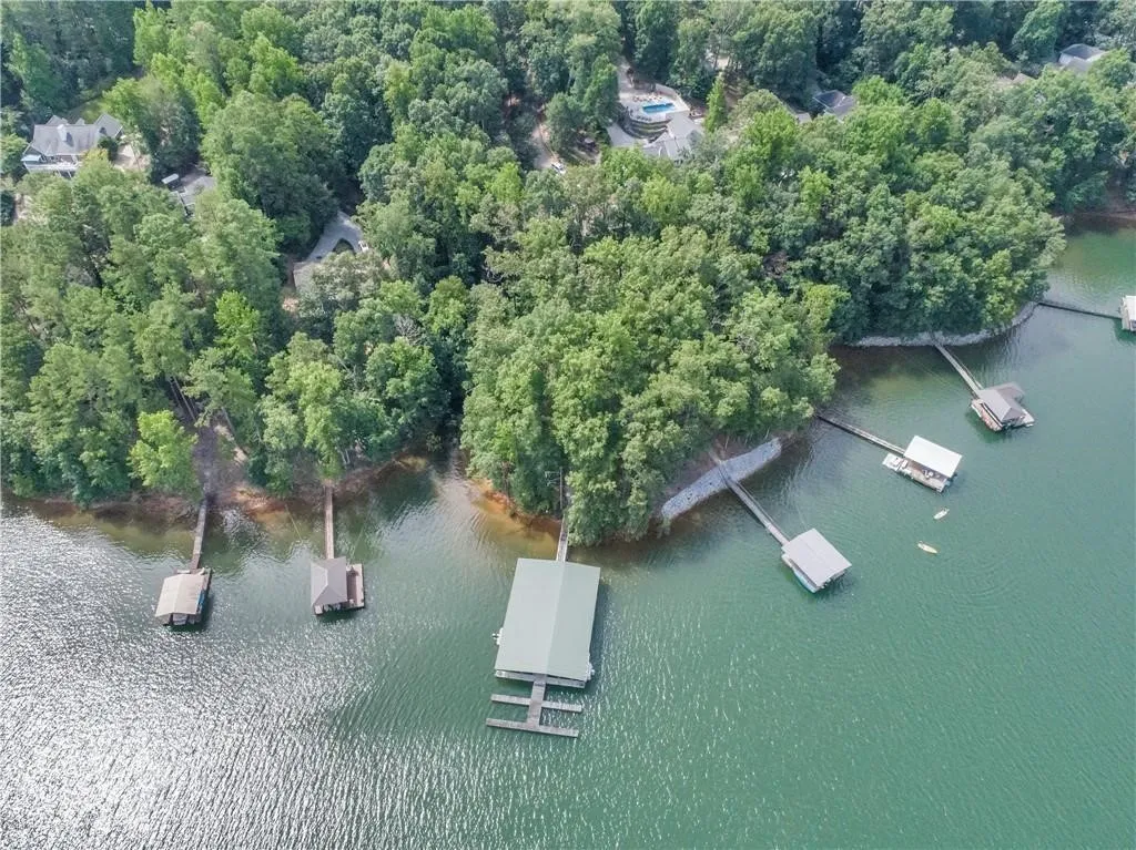 Lot 9 10 Dyar Way