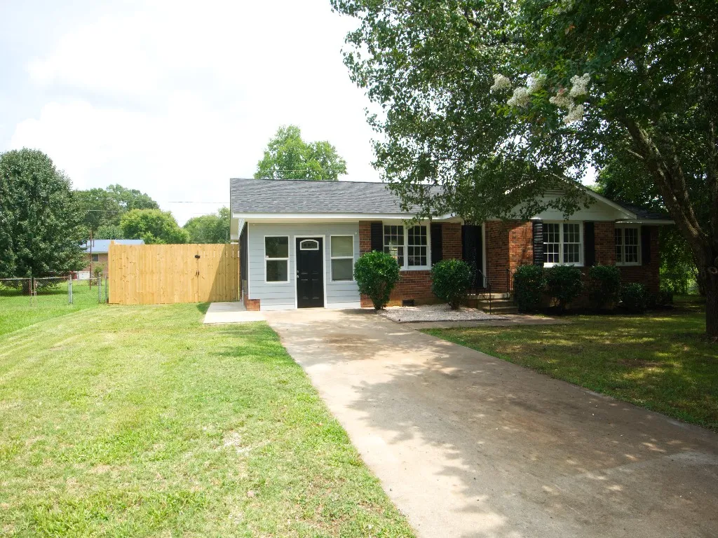 3511 Woodcone Trail