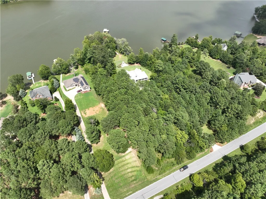 Property image 3 at 880 Eagles Harbor Drive, Hodges, SC 29653