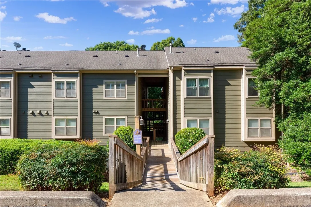 Leeward Landing, Anderson Community