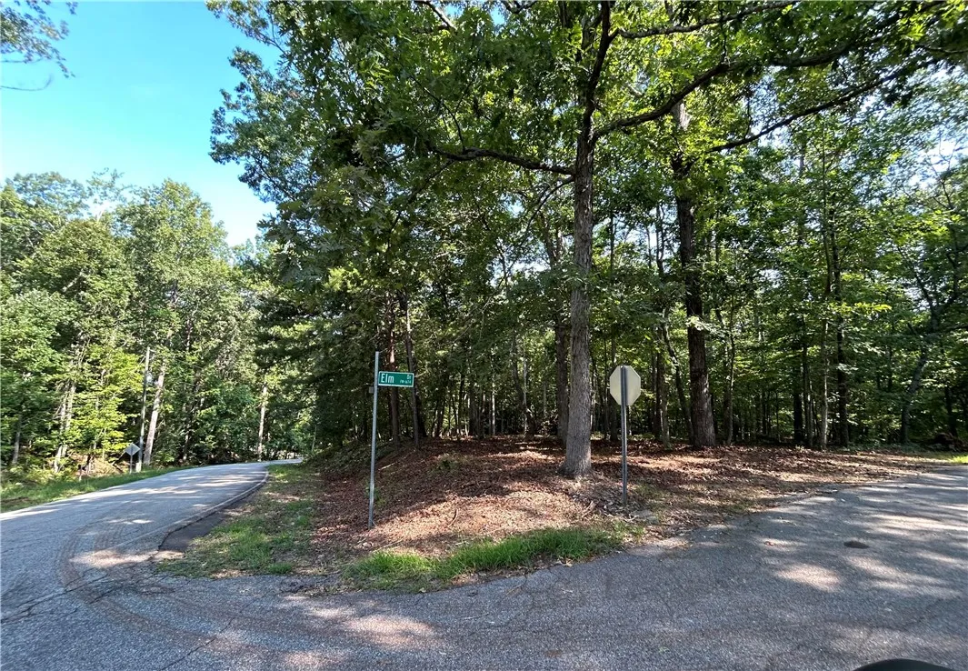 603 Hickory Trail