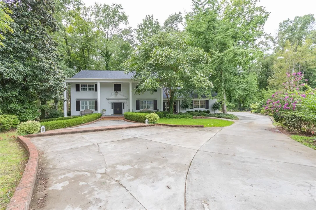 116 Cherokee Circle