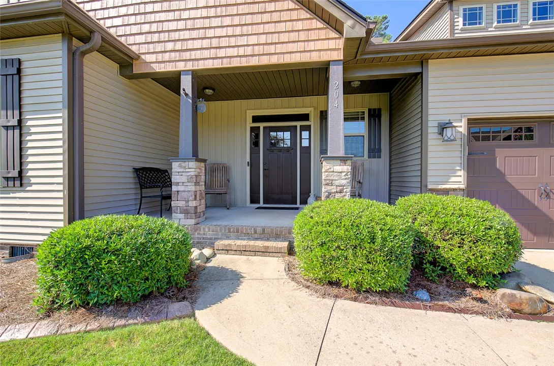 Property image 3 at 204 Pineknoll Circle, Easley, SC 29642
