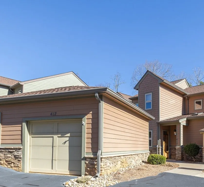 412 Sunset Point Drive