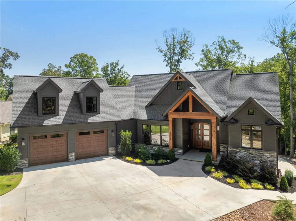 4040 Augusta Point Drive