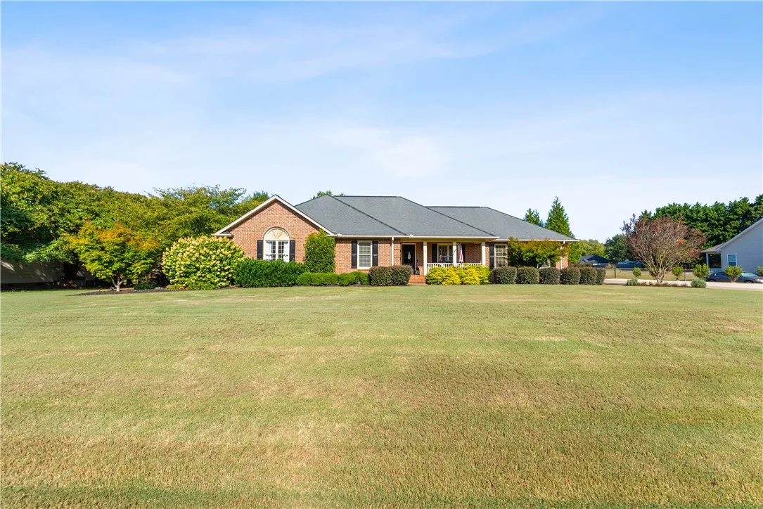 Property image 3 at 325 Smithfield Drive, Anderson, SC 29621