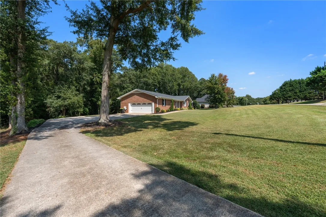 Property image 4 at 1153 Lakeview Drive, Greenville, SC 29611