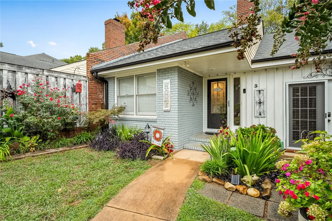 3 Woodbridge Circle