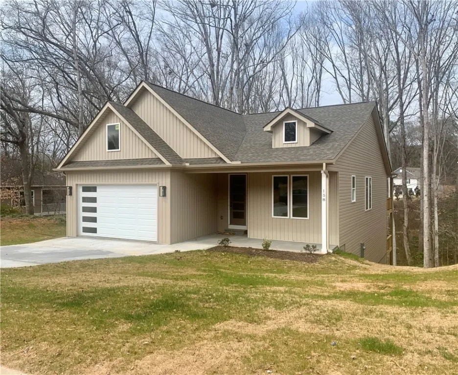 158 Grand Oak Circle