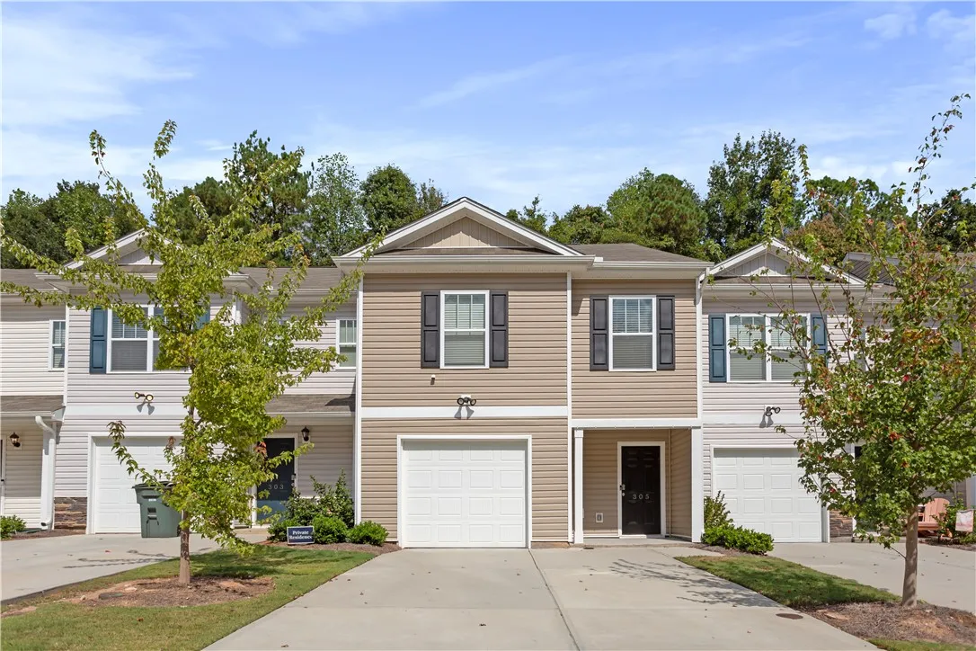 305 Oakmont Valley Trail