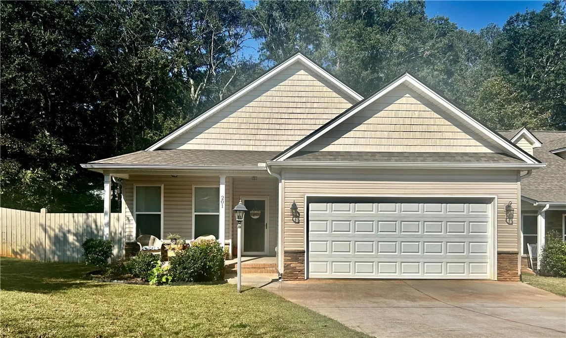 201 Magnolia Lane