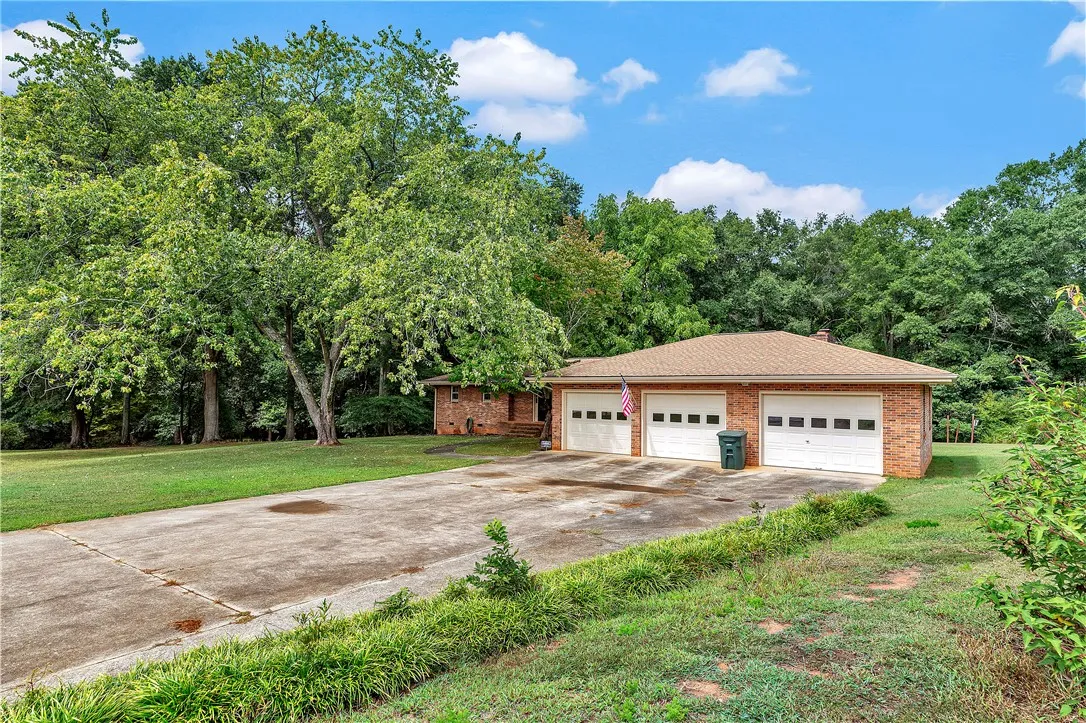 Property image 2 at 719 Quincy Road, Seneca, SC 29678