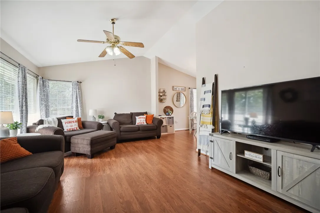 Property image 3 at 102 Luke Court, Easley, SC 29640